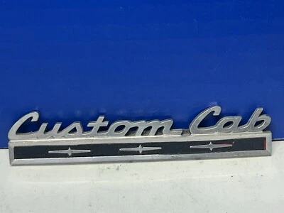 DE COLECCIÓN AÑOS 70 FORD CABINA PERSONALIZADA FONDO NEGRO ADORNO EMBLEMA INSIGNIA A7 Foto 1 de 2