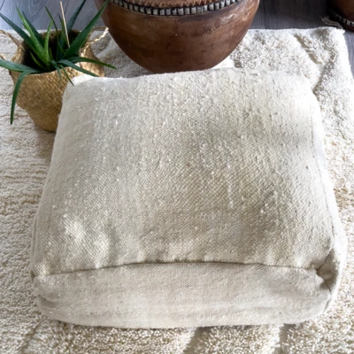 Pufe kilim marroquino feito à mão - Imagem 1 de 4