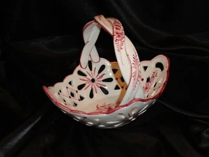HAND PAINTED Pink & White RETICULATED Porcelain BASKET Portugal RCCL 445 R  - Picture 1 of 8