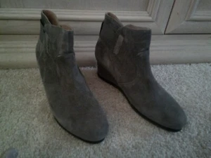 Earthies Womens Beaumont Suede Wedge Ankle Pull On Boots Size 9 - Picture 1 of 3