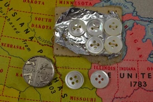 VINTAGE set of 7 mother of pearl buttons 10mm - Picture 1 of 4