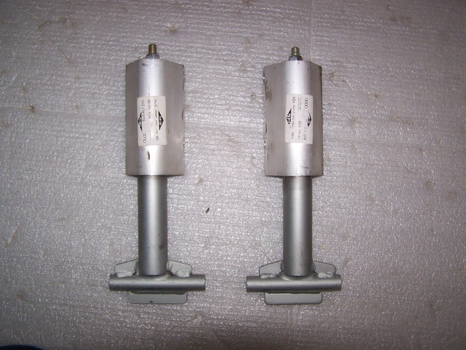 Soporte de parachoques trasero para Audi A4 S4 2002-2005 amortiguador de energía vagón sedán fabricante de equipos originales Foto 1 de 1