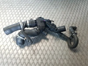 Jaguar F-Type X152 2017 3,0 carcasa termostato de gasolina FX23-8A537-AD - Imagen 1 de 7