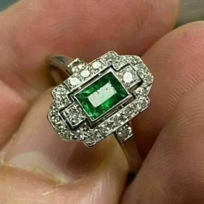 Anillo de compromiso Art Deco esmeralda verde corte esmeralda de 2,00 quilates enchapado en oro blanco de 14 k Foto 1 de 3