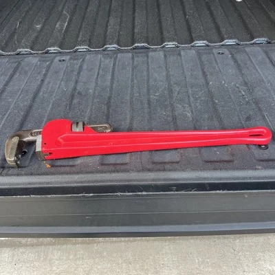 Westward 4YR94A Straight Cast Iron 24" Pipe Wrench, 3" Capacity c-x - Image 1 of 4