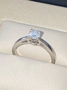 Gorgeous Sparkly Leo Cut Diamond Ring .37 Carat. Platinum F colour - Picture 1 of 6