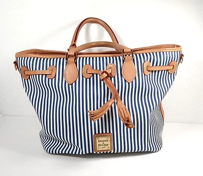 Bolso de mano/tote Dooney & Bourke, azul marino/blanco a rayas, lona recubierta, clip para llaves Foto 1 de 4