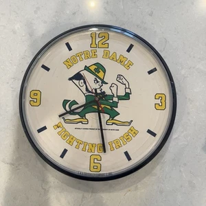 Vintage Notre Dame Fighting Irish Wall Clock Quartz P&K Sports Decor USA Made - Picture 1 of 5