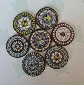10 x Mixed Mosaic Round Wooden Buttons, Blue/Green, 15-25mm Crafts UK Seller - Picture 1 of 3