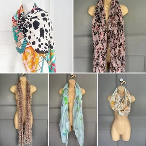 Vintage job lot 5 x Vintage scarfs patterned Ladies Arty Prints 1 Silk blend - Picture 1 of 11