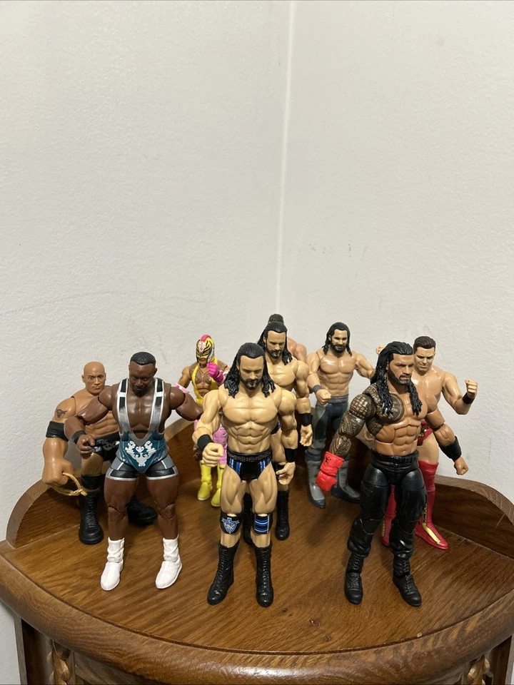 WWE 摔跤人偶套装!!! 8颗经典星星...状况良好... 收藏家!! — 第 1/1 张图片