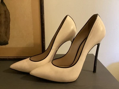 Zapatos de salón CASADEI Blade en cuero crema con tacones de charol negro elegantes 40,5 10,5 Foto 1 de 4