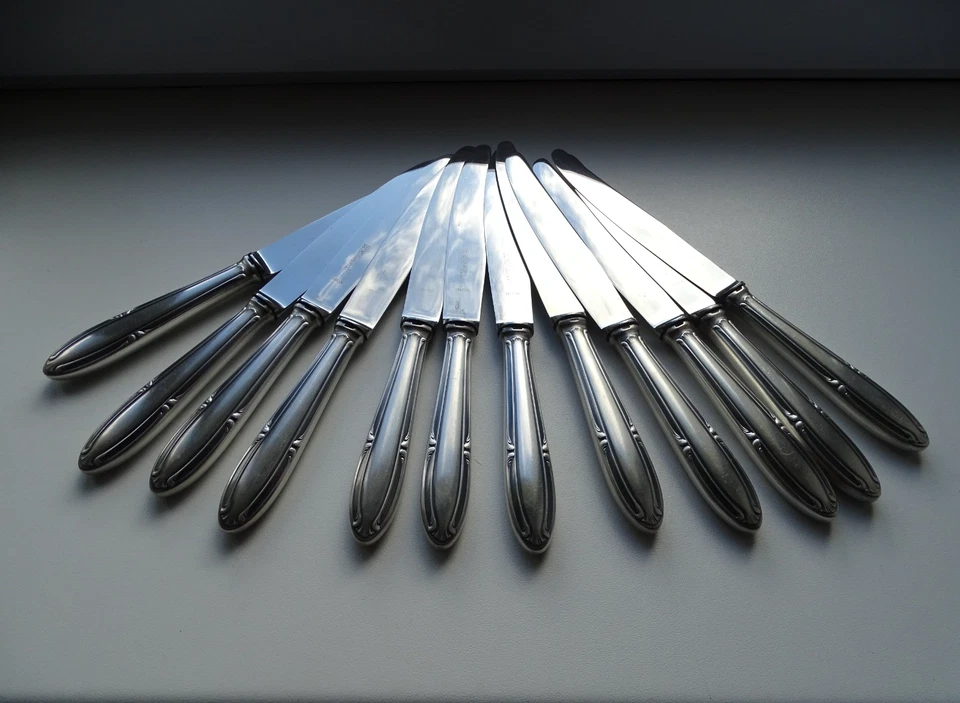 12 couteaux en  métal argenté RENEKA modele ART DECO - 12 pers - 25 cm - LOT 2 - Photo 1/4