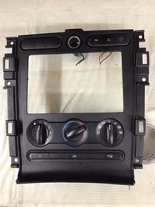 OEM 2005-2009 Ford Mustang HVAC Heater AC Control Trim Bezel 5R33-19980-AA - Bild 1 von 3