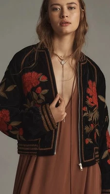 Chaqueta Bomber Anthropologie Floral Bordada Cremallera Rosa Negra Roja S NUEVA Foto 1 de 4