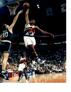 CHARLES BARKLEY PHOENIX SUNS SIGNED BIG DUNK 8X10 - Picture 1 of 1