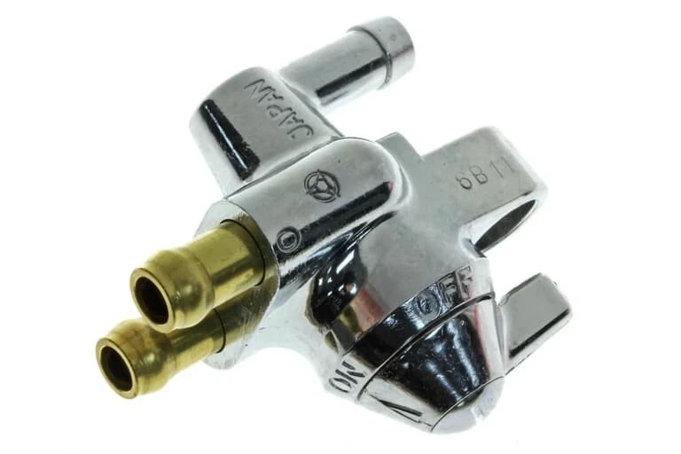 SUZUKI Genuine INTRUDER VS 1400 S83 MARAUDER 800 Fuel Petcock Valve 44300-38B13 Foto 1 de 1
