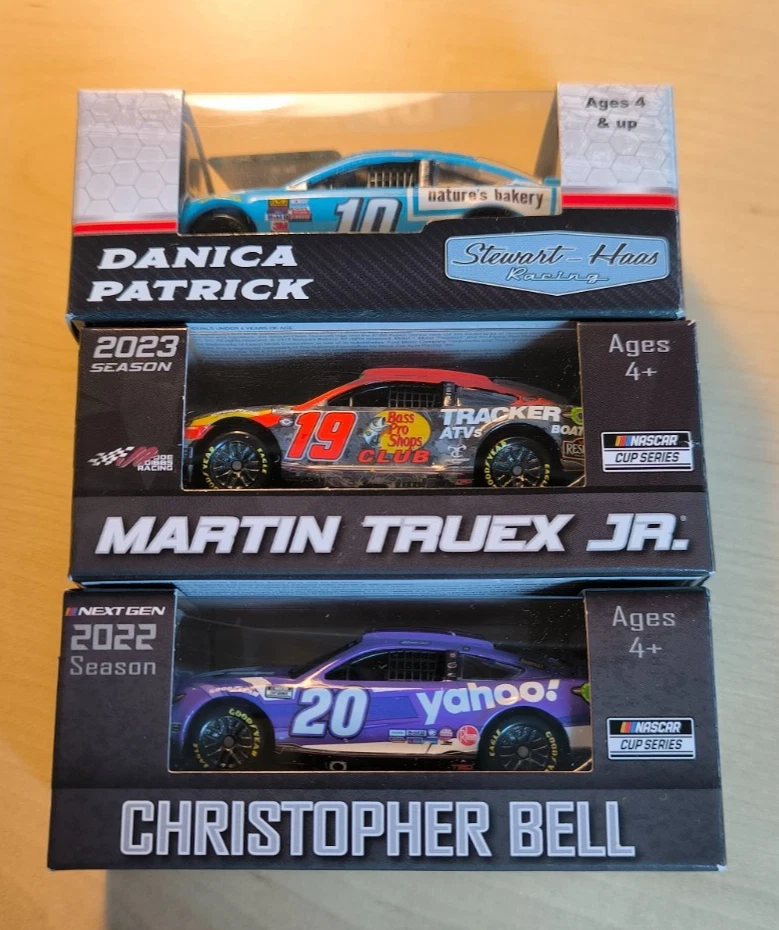 LOTE 1/64 NASCAR Cup Die-cast - Danica 2017, Truex 2023, Bell 2022 LEER DESC Foto 1 de 2