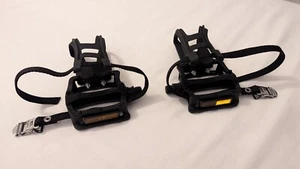 Wellgo Nylon Bicycle / Bike Pedals with Toe Clips & Straps - Picture 1 of 3