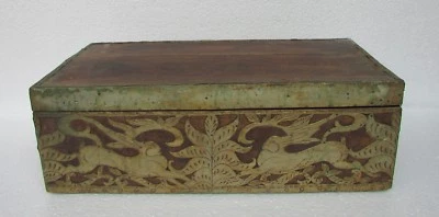 Caja antigua vintage de metal blanco montada caja artesanal de madera coleccionable Foto 1 de 4