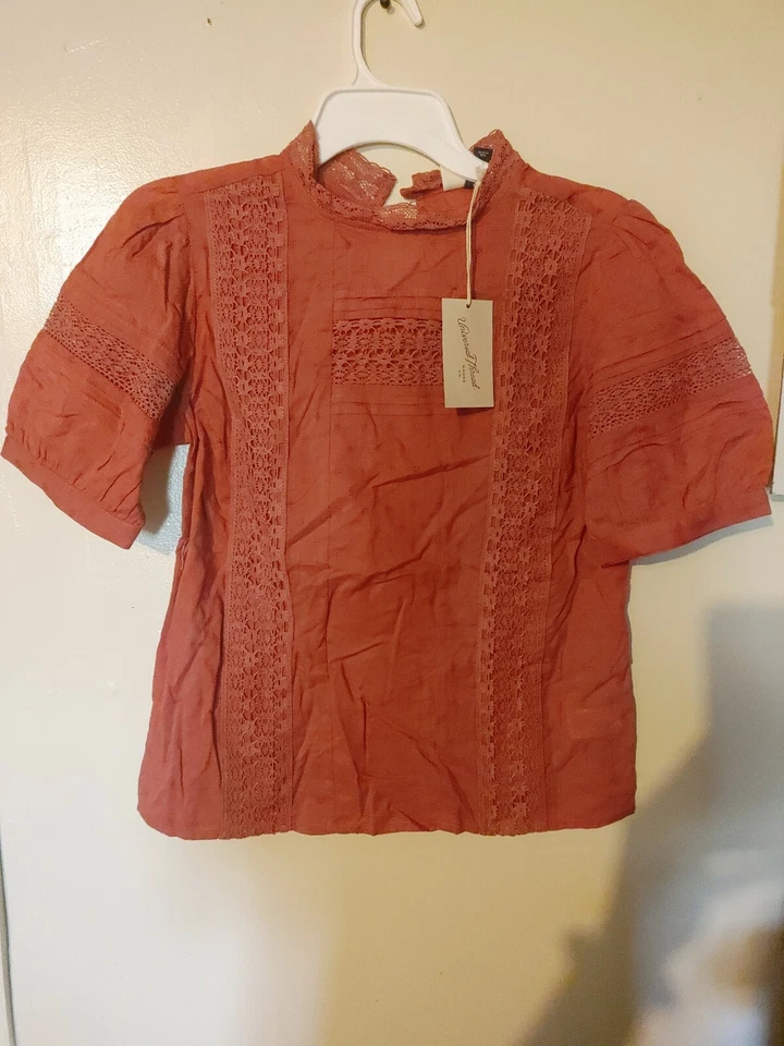 Universal Thread Women's Puff Elbow Sleeve Eyelet Blouse Size XS