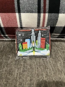 Loungefly ELF Buddy in Manhattan Zip Around Geldbörse - Bild 1 von 2
