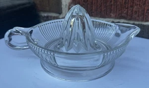 Vintage Pressed Glass Juicer Orange Lemon Citrus Squeezer Mid Century Modern - Photo 1/11