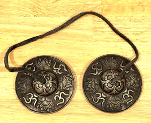 Vintage Handcrafted Cast Bronze Tingsha Cymbals Bells Chimes Meditation Healing - Picture 1 of 3