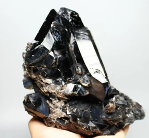 Hermosa muestra mineral de racimo de cristal negro raro natural de 2,54 lb - Imagen 1 de 11