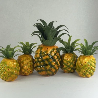 Juego de 5 piñas artificiales medianas y pequeñas de plástico decorativas frutas falsas Foto 1 de 4