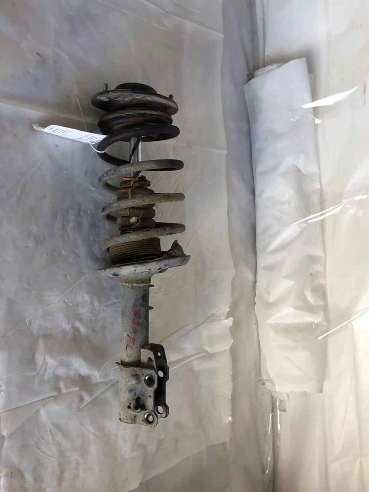 Amortiguador de puntal delantero izquierdo Chevrolet Malibu 2008-2012 3,6 L LH OEM Foto 1 de 4