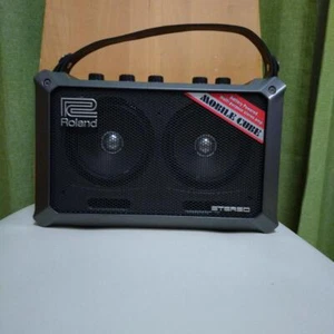 Roland Mobile Cube Stereo Portable Battery Amp with Mic & Guitar Input Effects - Imagen 1 de 7