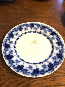 SET AUS FÜNF ANTIKEN TELLERN FLOW BLUE SEVRES ROYAL HALBPORZELLAN 9 ZOLL HOLZ & SOHN  - Bild 1 von 8