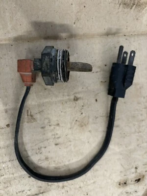 VINTAGE JOHN DEERE  1050 COMPACT TRACTOR- ENGINE BLOCK HEATER & CORD -1980 - Image 1 of 2