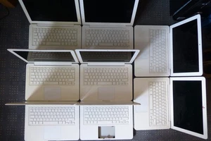 Lot de 8 pièces détachées Apple MacBook 13" A1342 défectueuses pour bricoleur - Photo 1/5