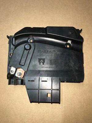  2015 - 2016 LINCOLN MKC BATTERY POWER DISTRIBUTION PLATE FUSE RELAY BOX OEM - Image 1 of 3