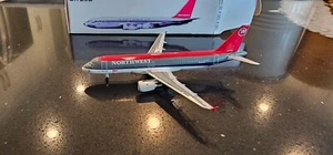 Aeroclassics Northwest Airlines A320-211 1:400 ACN338NW KLM / Northwest N338NW - Picture 1 of 8