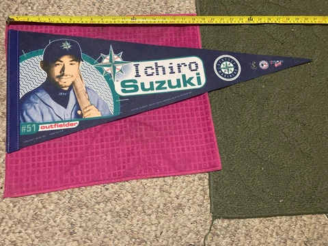 VTG Ichiro Suzuki #51 Outfielder Flag Banner Souvenir Pennant SEATTLE MARINERS Cover