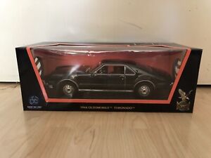 Road Signature 1966 Oldsmobile Toronado 1/18 Die Cast Metal Black open box