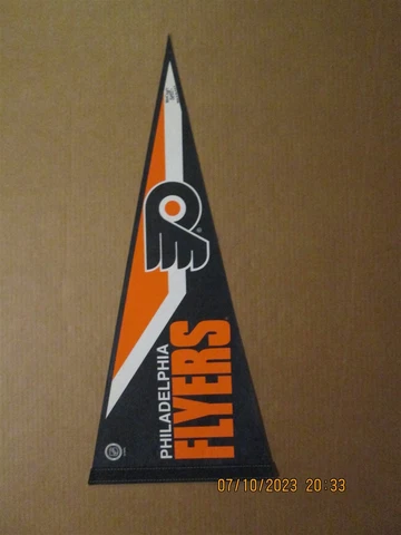 NHL Philadelphia Flyers Vintage 2000's Wincraft Sports Team Logo Hockey Pennant Cover