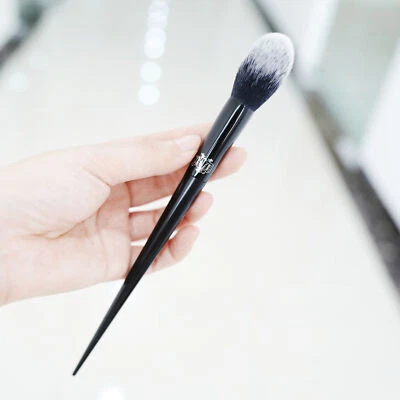 Kat Von D Sombra + Luz Polvo Resaltar Pincel #4 Nueva CAJA Foto 1 de 4