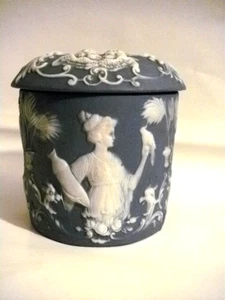 ANTIQUE SHAFER & VATER JASPER WARE TRI COLORED 3 SEAMS CHERUBS TISSUE DISPENSER - Picture 1 of 24