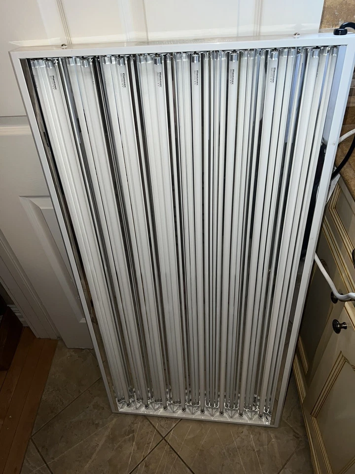 Plantmax Jungle LED T5 4X8 Accesorio Luz de Crecimiento Interior para Hidropónico e Invernadero Foto 1 de 2