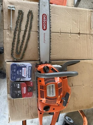 husqvarna 455 rancher chainsaw 20in Bar With Extra Chains And Case - Image 1 of 3