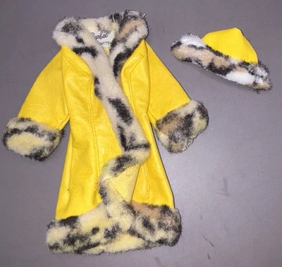 Vintage 1970 Barbie Great Coat #1459 Yellow Faux Leopard Fur Trim Jacket w/ Hat - Image 1 of 4