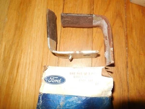 Nuevo de Lote Antiguo Ford Torino 1974-1976 puerta ventana topes D3AZ-6521758-A - Imagen 1 de 3