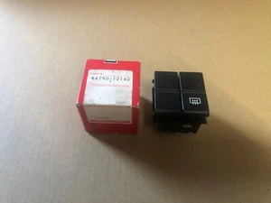 ORIGINAL TOYOTA HRW BEHEIZBARER HECKSCHEIBENSCHALTER 84790 12140 COROLLA NEU 8479012140 - Bild 1 von 9
