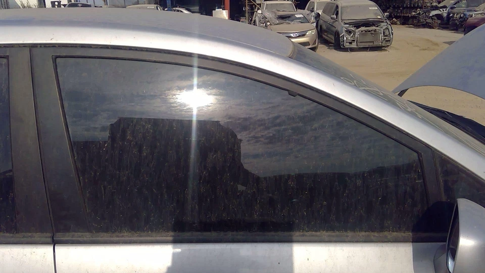 Vidro/janela para porta frontal Nissan Versa direita 07 08 09 10 11 12 - Imagem 1 de 1