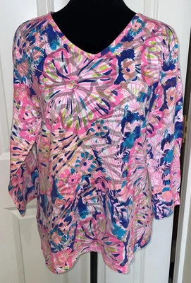Lulu B Colorful Floral Pullover Top Size XS 3/4 Sleeves V Neck - Image 1 of 4
