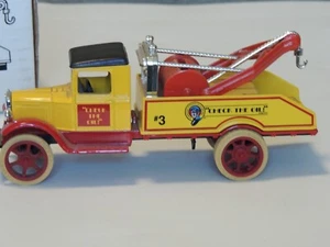 ERTL 1931 Hawkeye Wrecker Bank 1/34 Scale Die-Cast coin bank check the oil - Picture 1 of 2